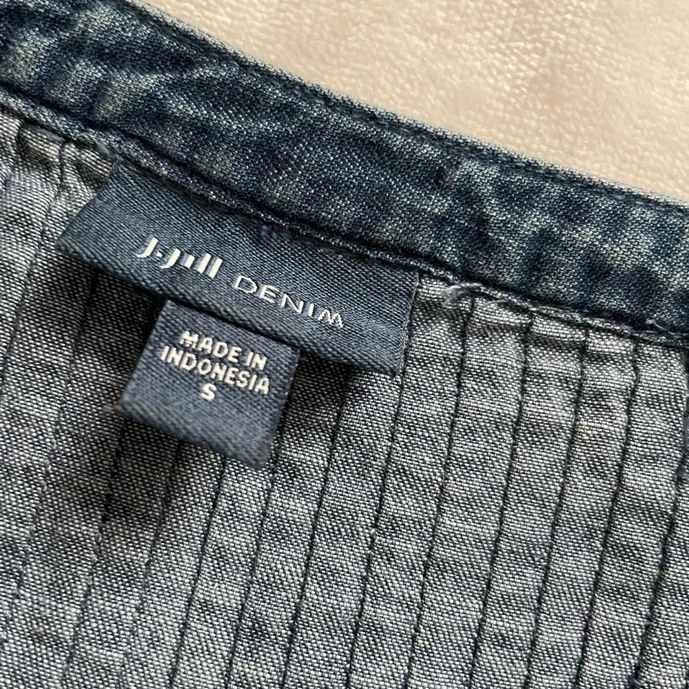 J. Jill Women’s Blue Denim Tunic‎ Top
